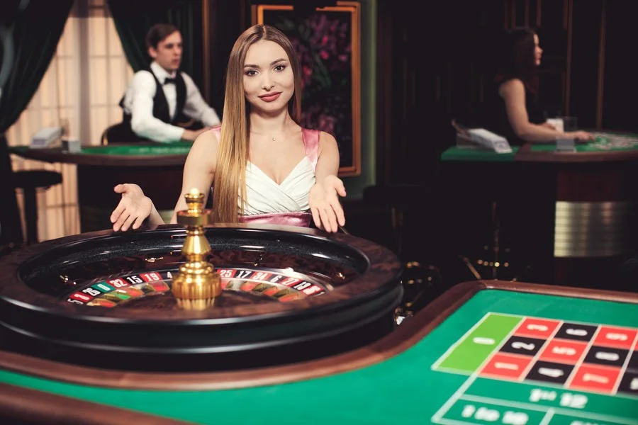 Suasana meja dealer untuk permainan kasino live